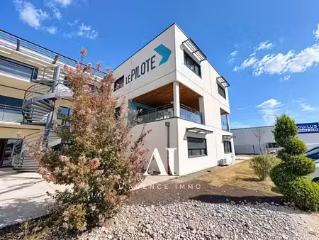 vente locaux professionnels 3 pièces 121 m² à amberieu-en-bugey (01500)  255 000 €