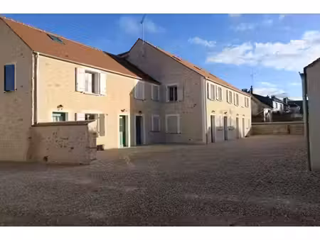 appartement 2 pièces à louer à blandy - exclusivité guy hoquet