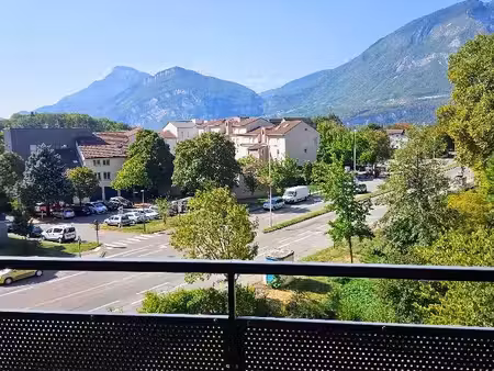beau t3 avec terrasse