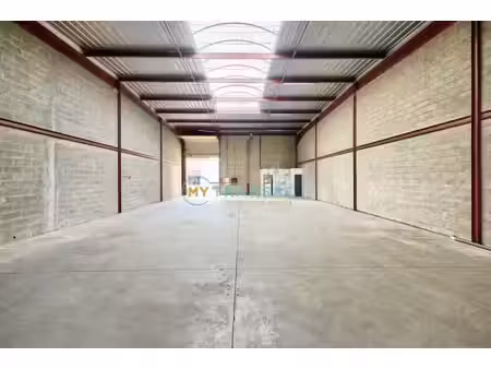 location local industriel 435 m² à bondoufle (91070)