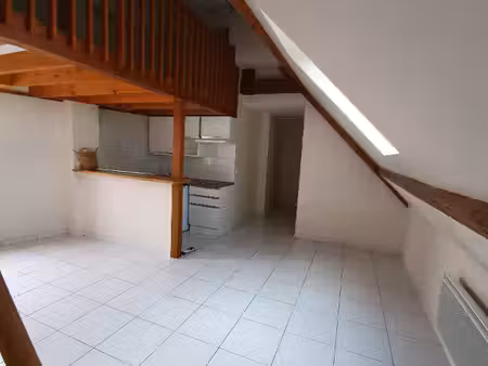 a louer studio avec mezzanine- chateauneuf sur loire 510 €- 27.44 m2- résidence sécurisée