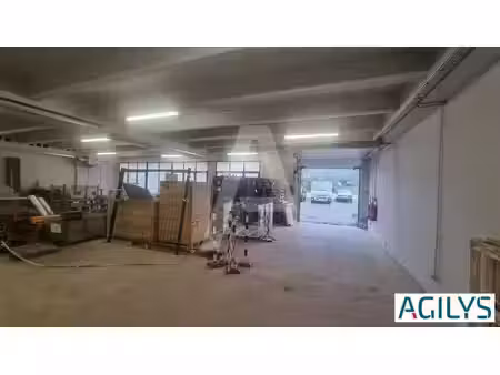 vente local d’activités 669m²