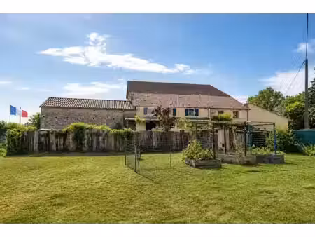 vente maison 7 pièces 267.9 m² à uchizy (71700)  240 000 €