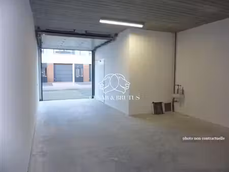location entrepôt vaulx en velin 69120 84m²