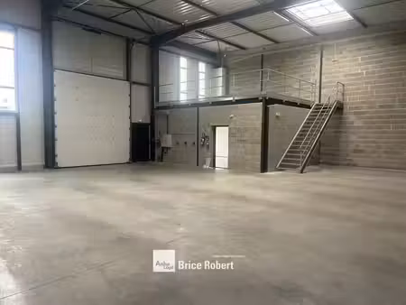 location local d’activités saint bonnet de mure 69720 218m² à 749m²