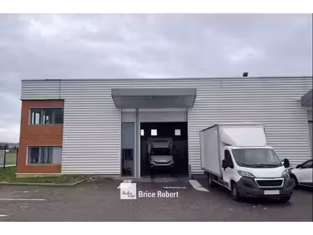 location local d’activités saint priest 69800 670m²