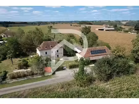maison béarnaise de 152 m² et dépendances sur un parc de 3 154 m².