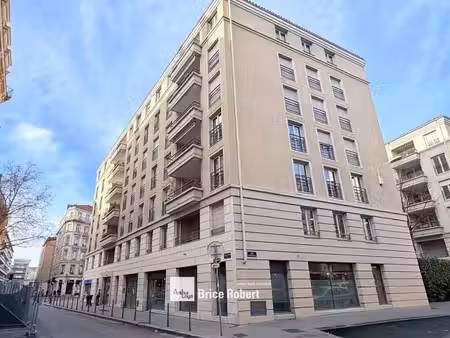 vente bureaux 698m²