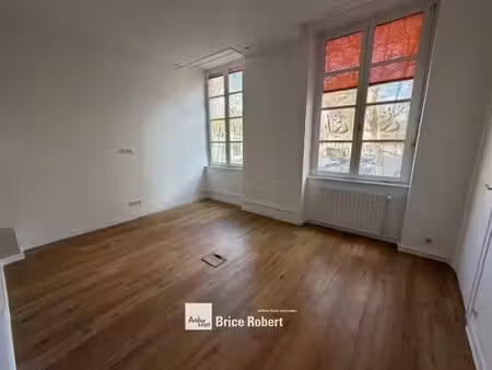 location bureaux 104m²