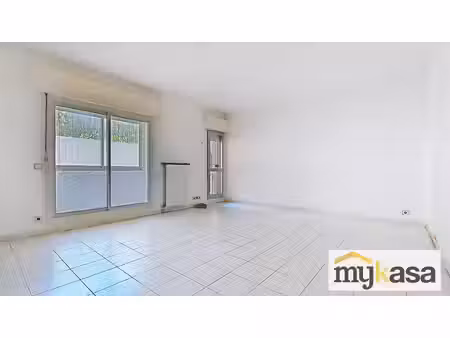 local commercial martigues 80 m2