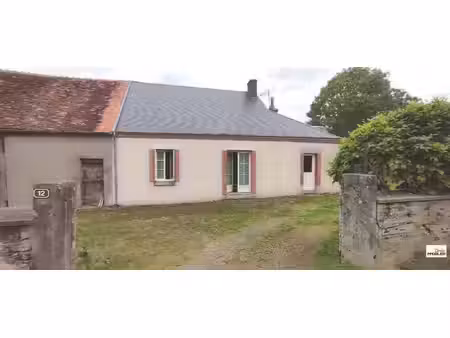 maison avec nombreuses dépendances