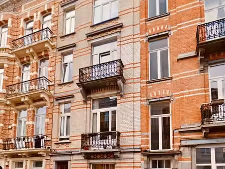 duplex lumineux avec terrasse près du châtelain