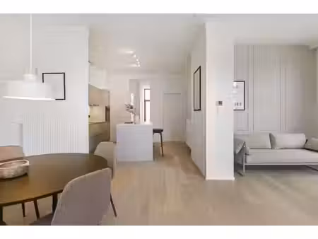 gerenoveerd appartement met 2 slaapkamers   buitenruimte ...