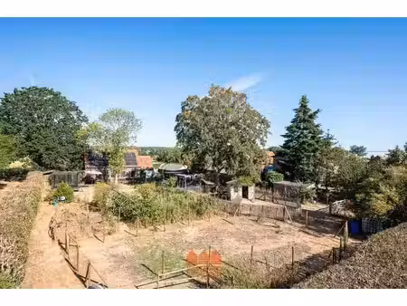 open bebouwing op een uitzonderlijk ruim perceel van 6.51...