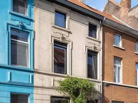 volledig gerenoveerde en energiezuinige woning op een top...