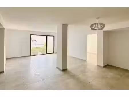 a louer - appartement 3 pieces neuf hyper centre avec ascens