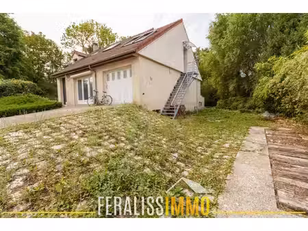 dans villa bords de seine  studio meublé neuf  secteur résid