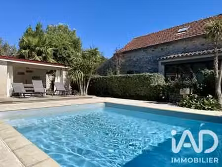vente maison piscine au château-d'oléron (17480) : à vendre piscine / 245m² le château-d'o