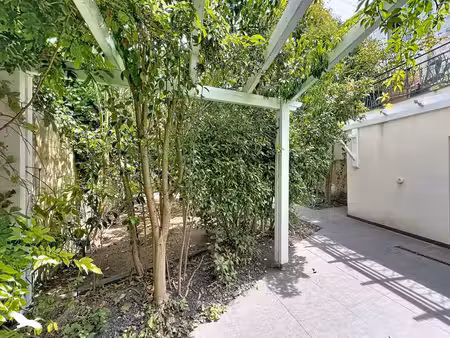 maison de luxe à vendre dans le quartier capucins-saint michel-nansouty-saint genès