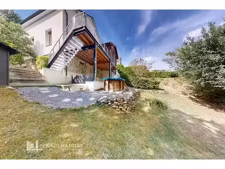 rare à besançon : maison années 50 rénovée à neuf  3 ch et un bureau  piscine & jacuzzi