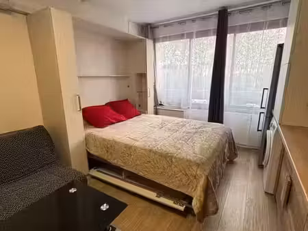 location appartement 1 pièce 30 m² à fréjus (83370)