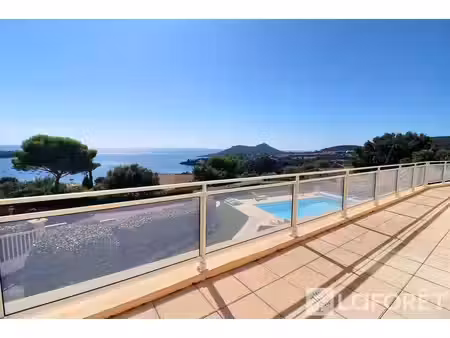 maison saint raphael 6 pièce(s) 240 m2