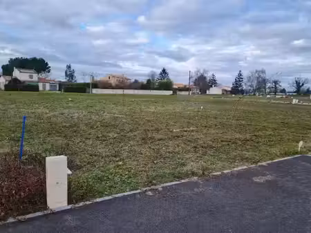 vente terrain 328 m² à pisany (17600)  58 000 €