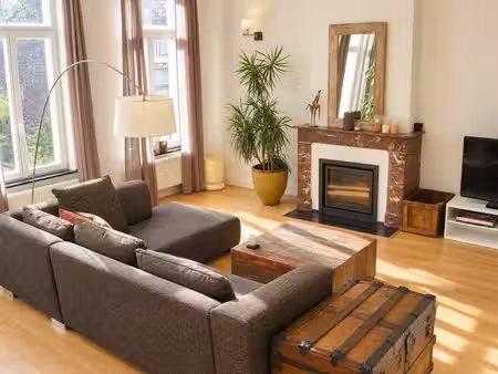 pl. stéphanie - lumineux duplex penthouse avec terrasse