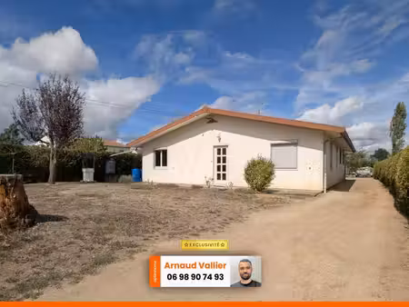saint-léger-sur-roanne — maison de plain-pied 99m²  4 chambres et terrain de 2 224 m²
