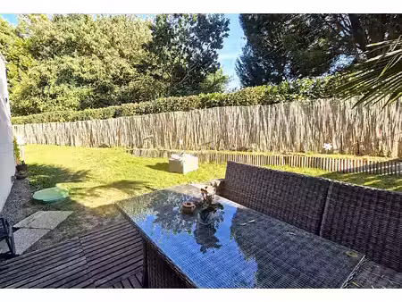 maison de plain-pied louée avec jardin privatif et chalet