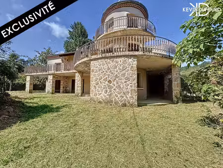 maison de 335 m² sur un terrain de 1550 m² à