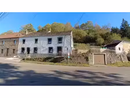 maison 3 chambres en pierre  environnement verdoyant