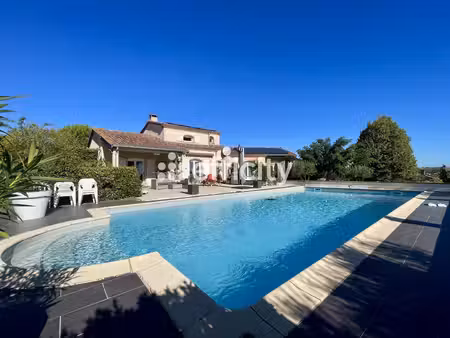 maison 7 pièces - 180 m²