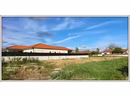 terrain constructible lezoux (63)