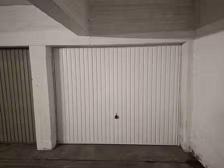 wsl (janvier) - garage/box ferme 1 voiture