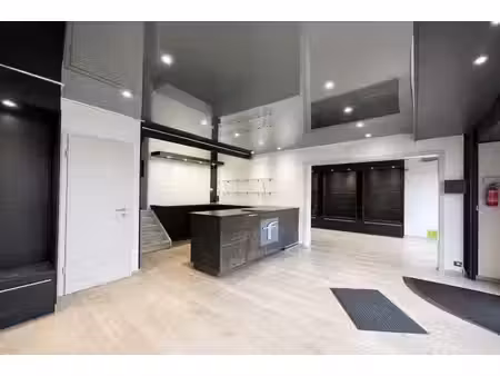 immeuble mixte comprenant commerce et appartement