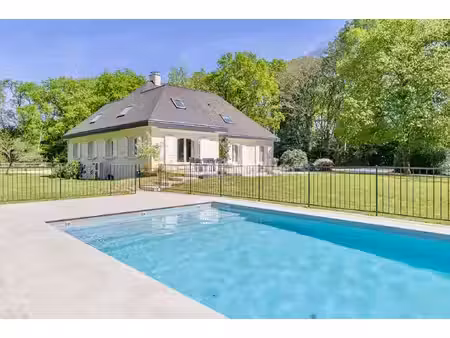 maison de luxe à vendre dans le quartier cote est