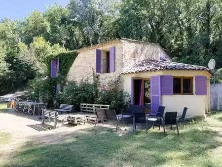 salernes maison en pierre de 156 m2 sur un terrain boisé d