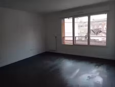 location parking 45 m² à lille (59000)  763 €