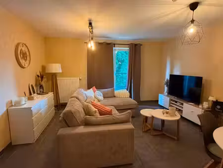 appartement 1 chambre centre de ciney + parking couvert