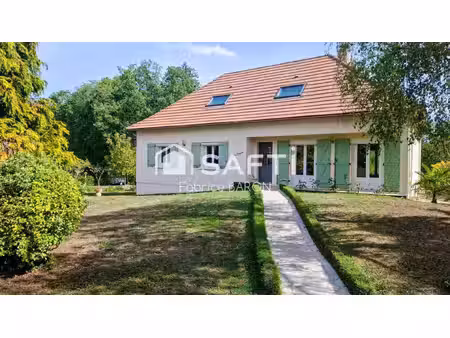 vue imprenable sur la vallée + 4 312 m² de terrain + partie boisée + sous-sol de 107 m²