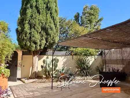 maison de ville pleine de charme avec grand extérieur et garage  à 3 km de grignan