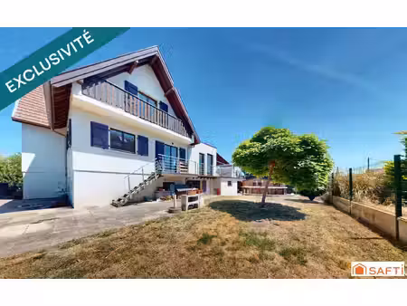 une maison où espace  confort et convivialité se rencontrent.