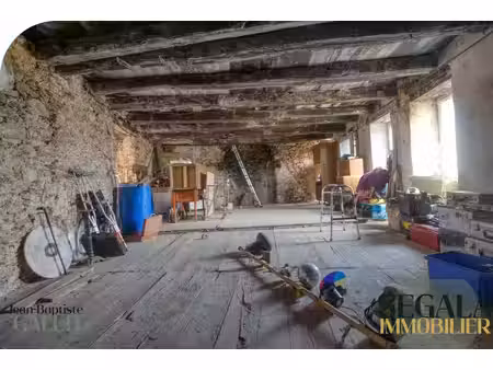 maison à rénover – 250 m² au sol  cour et jardin constructible