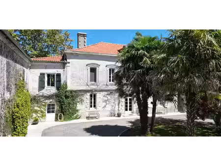 maison avec piscine et jardin gaujacq (40)