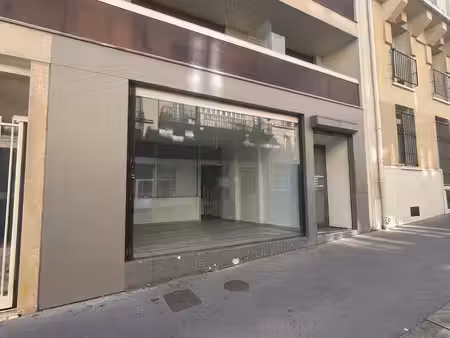 location 335m2 paris 12