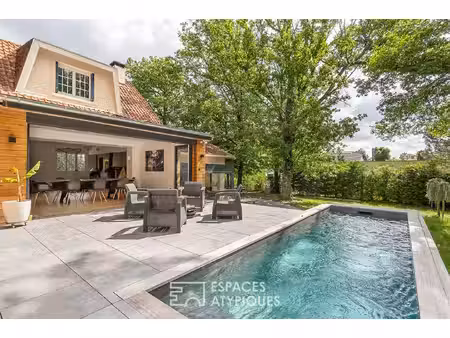 maison familiale rénovée par architecte avec piscine