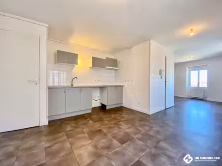 location appartement 3 pièces 55m² roanne 42300