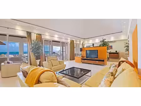 villa avec piscine en bord de mer bay (70)