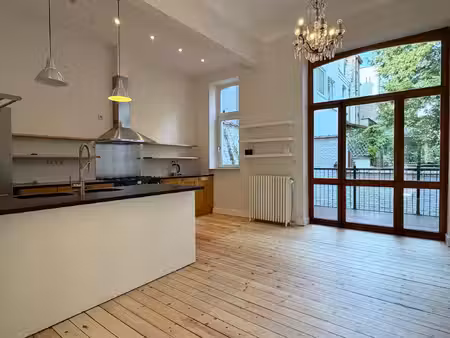 huis te huur in sint-gillis met 5 slaapkamers